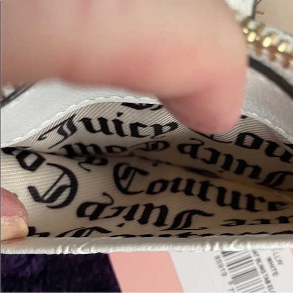 Juicy Couture White Key & Card Holder - Picture 7 of 7